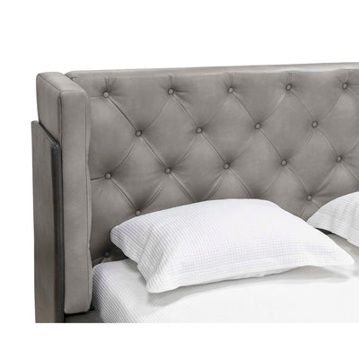 Laura Bed - Queen - Bravo Metal / Bravo Portabella