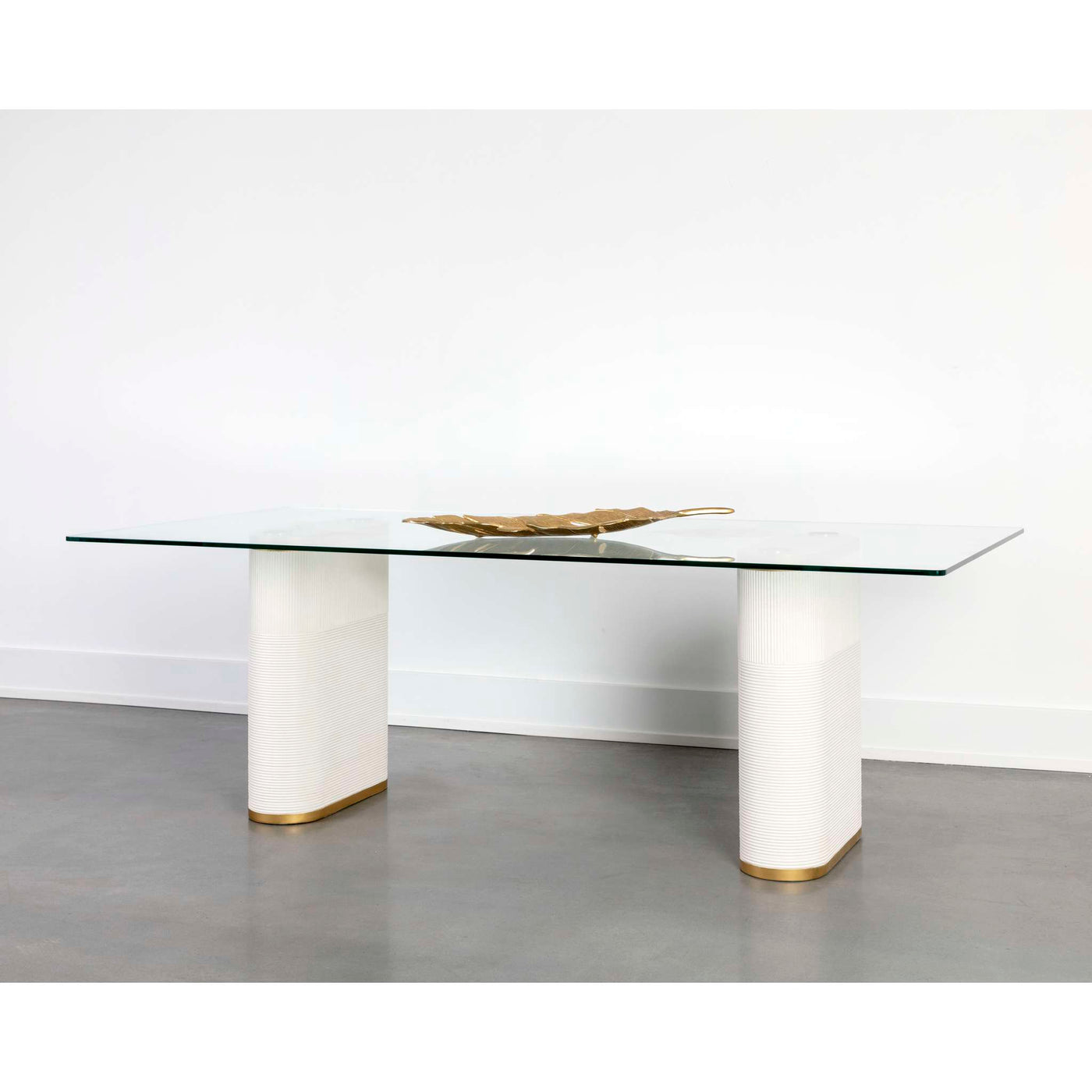 AEMOND DINING TABLE - 86.5"