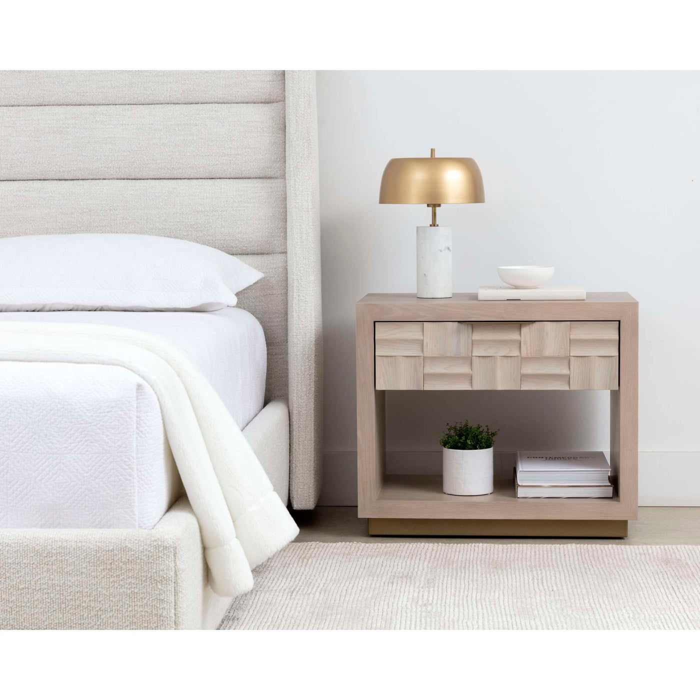 AKAVA NIGHTSTAND