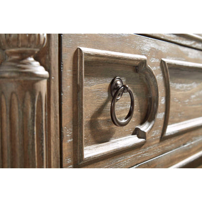 Architrave Bachelors Chest