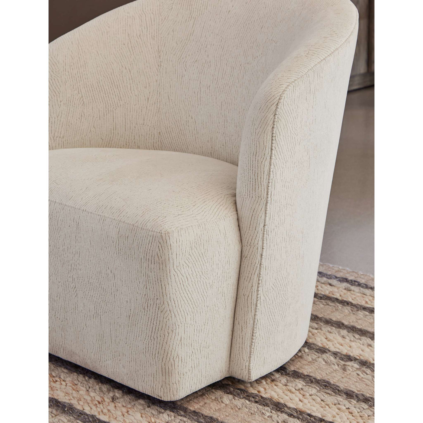 Bastion Swivel Chair, H-Pearl